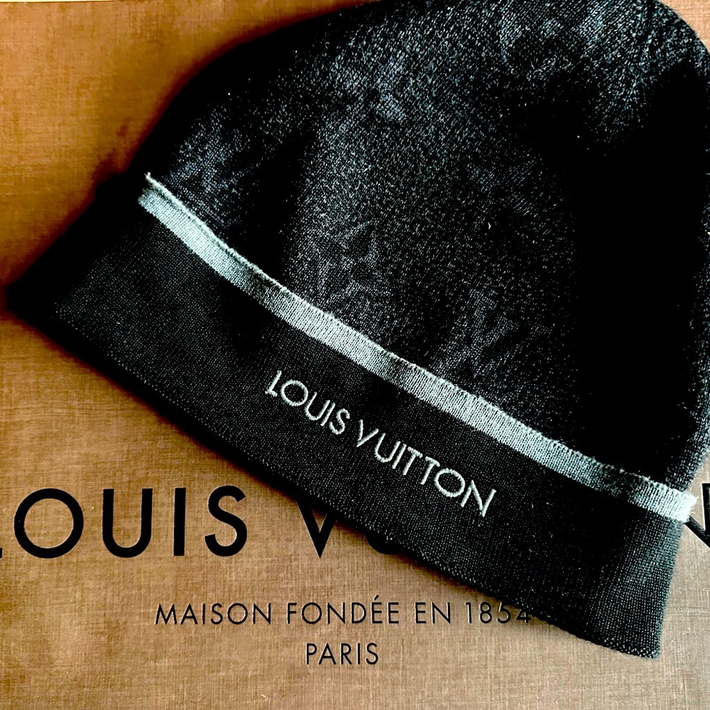 Louis Vuitton cashmere knit hat